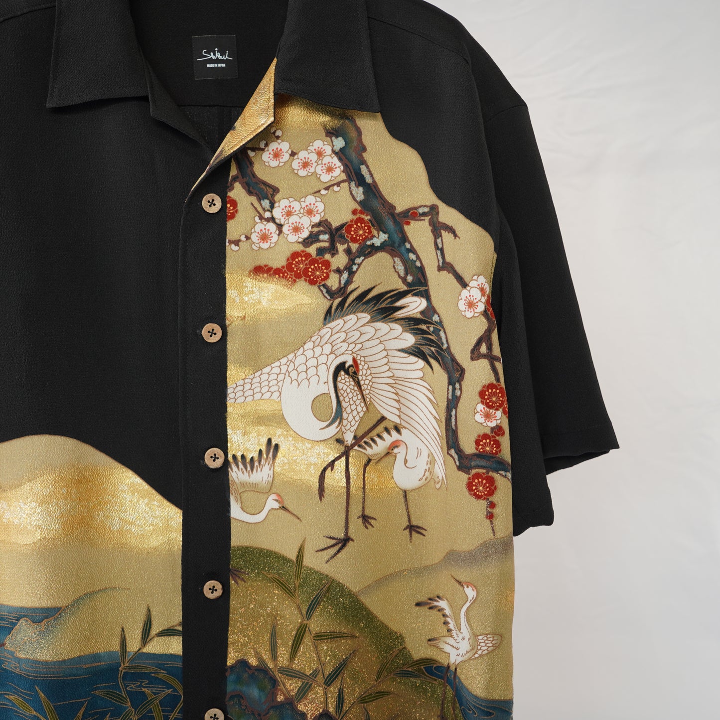 本物の着物を使用した世界で一枚の「SHIBUI KIMONO REMAKE AROHA 」