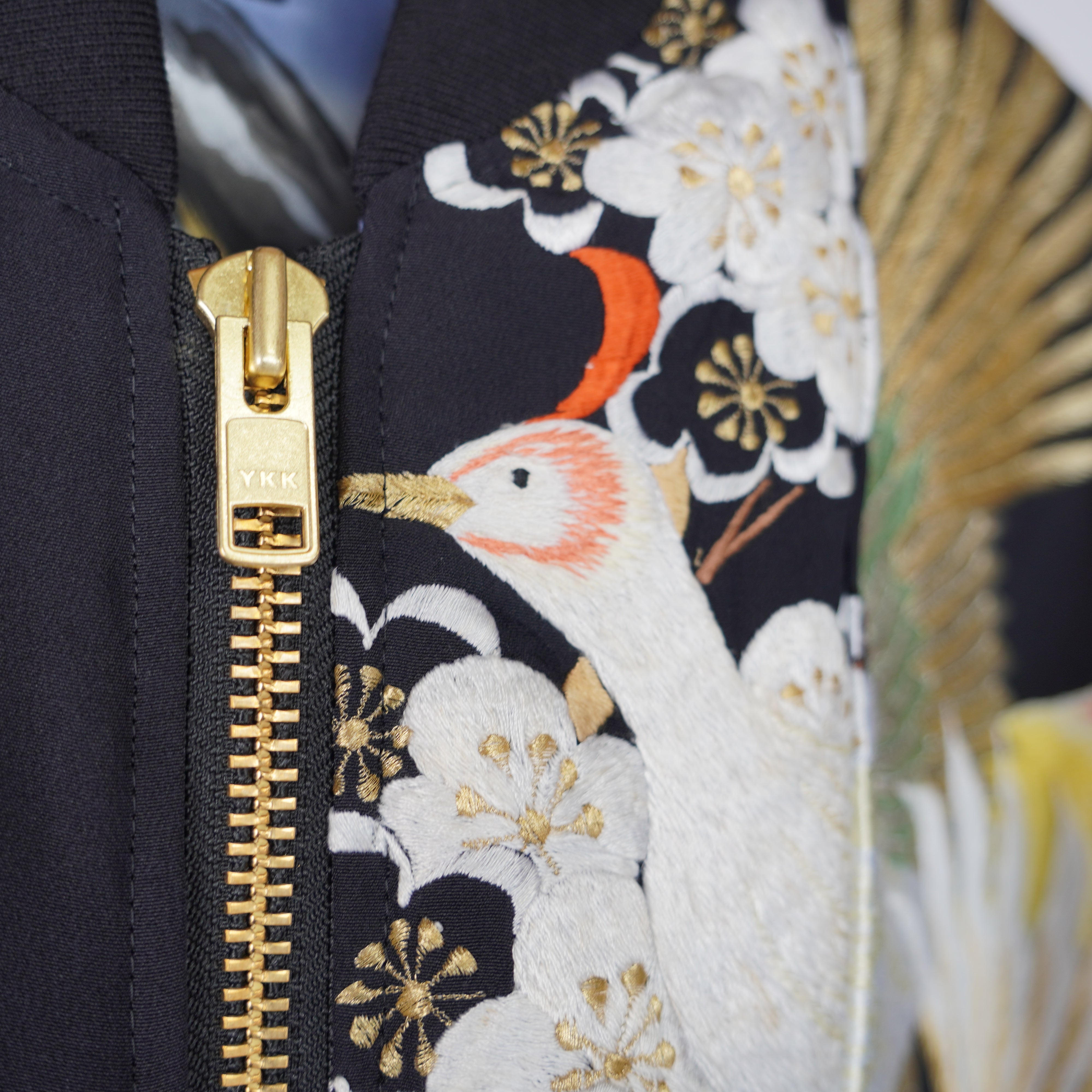 本物の着物を使用した世界で一枚の「KIMONO REMAKE MA-1」 – SHIBUI STORE