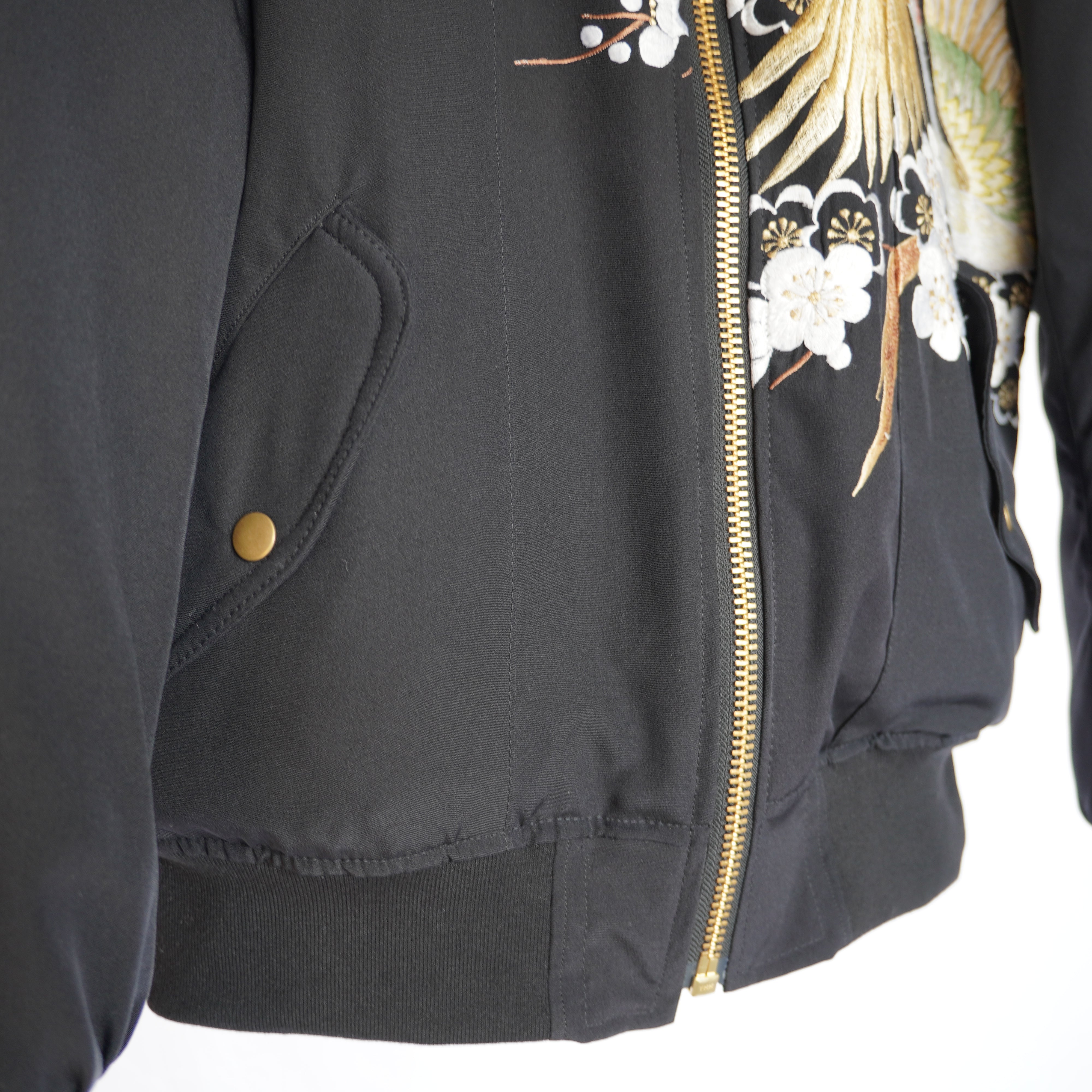 本物の着物を使用した世界で一枚の「KIMONO REMAKE MA-1」 – SHIBUI STORE