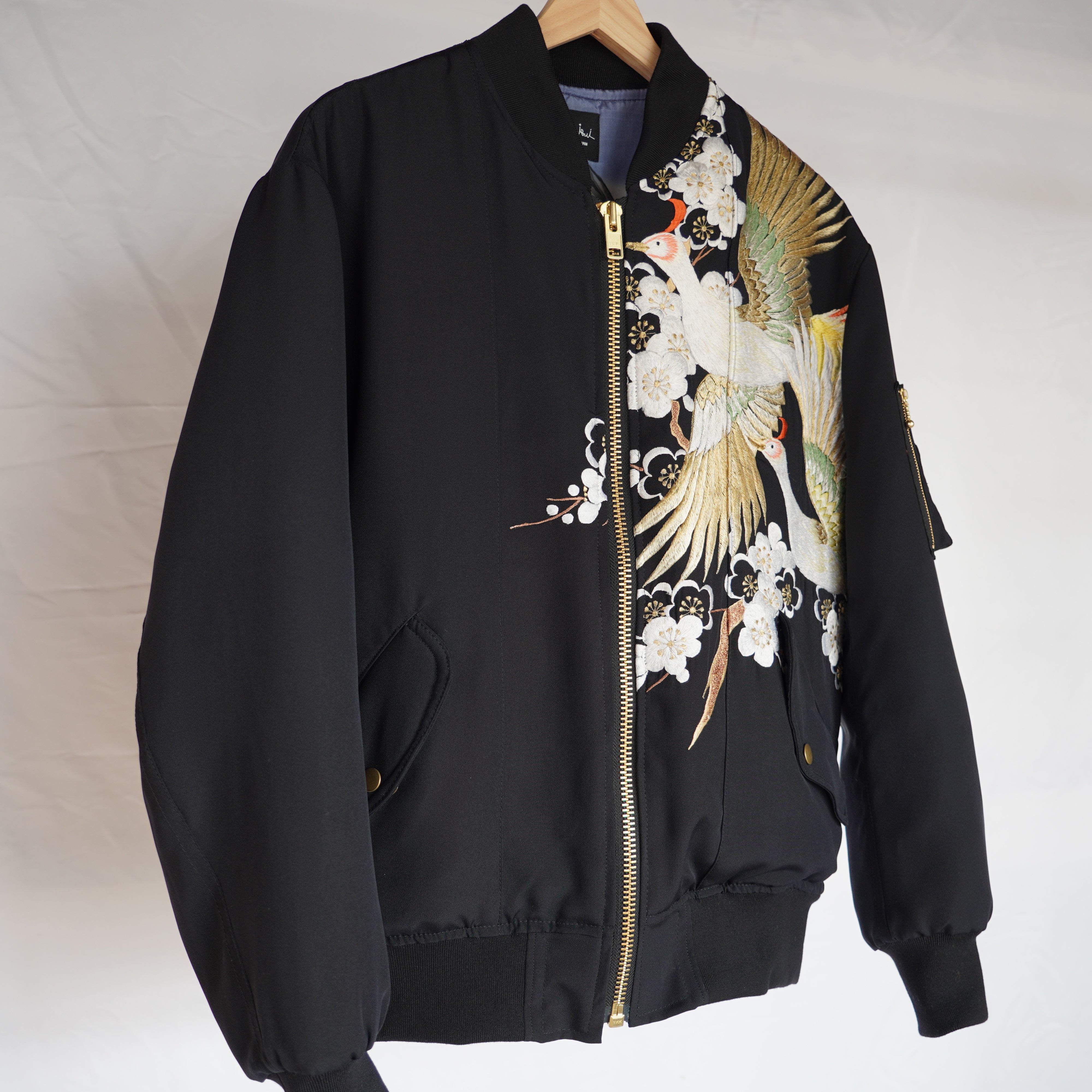 本物の着物を使用した世界で一枚の「KIMONO REMAKE MA-1」 – SHIBUI STORE