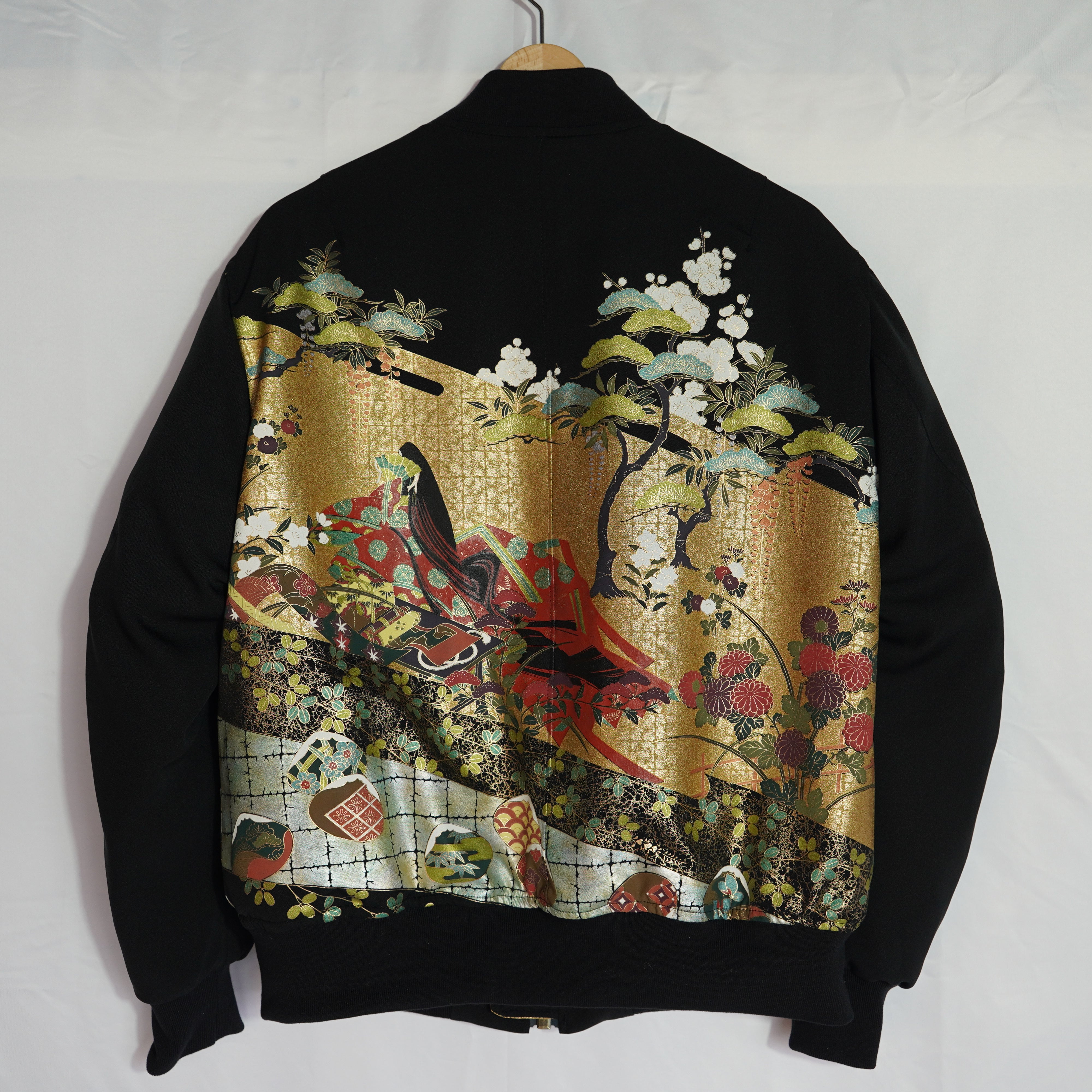 本物の着物を使用した世界で一枚の「KIMONO REMAKE MA-1」 – SHIBUI STORE