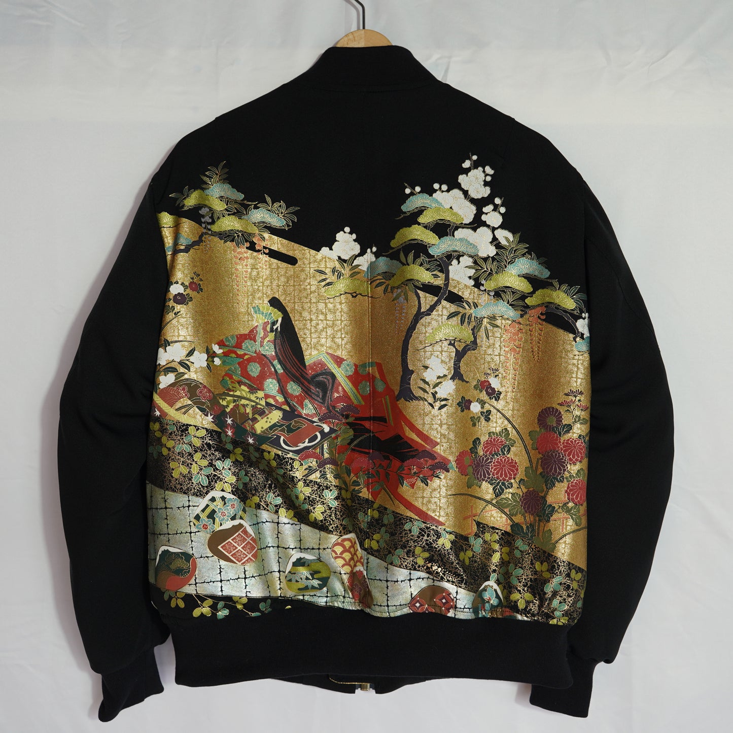 本物の着物を使用した世界で一枚の「KIMONO REMAKE MA-1」